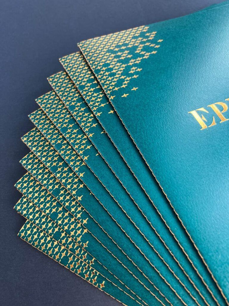 brochure dorure couture singer grafik plus-08