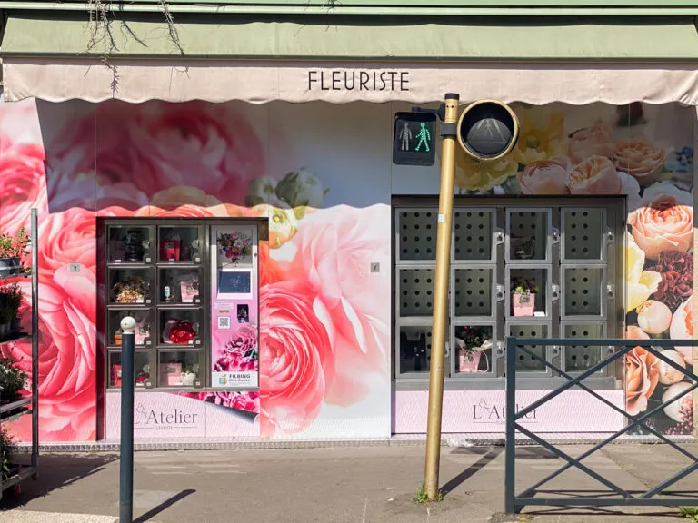signalétique vitrine fleuriste Grafik Plus